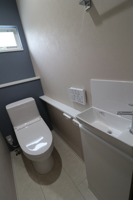 住吉町戸建 1号棟のトイレ