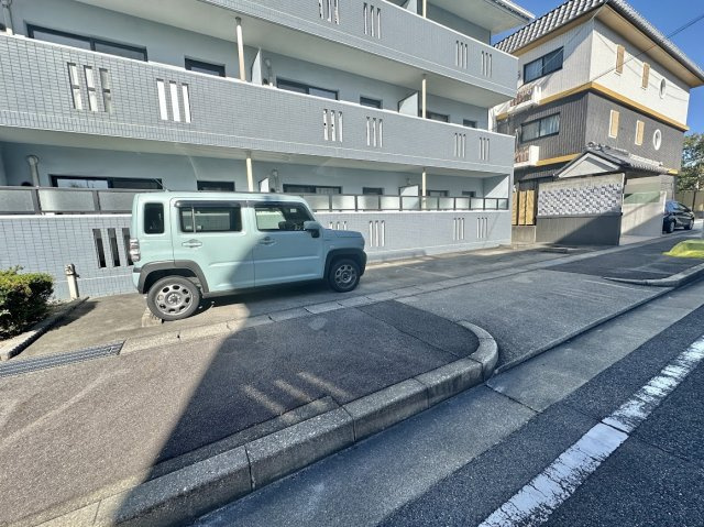 アムセントの駐車場