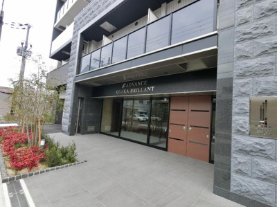 【エントランス】 | アドバンス大阪ブリアント | 清潔なエントランスです