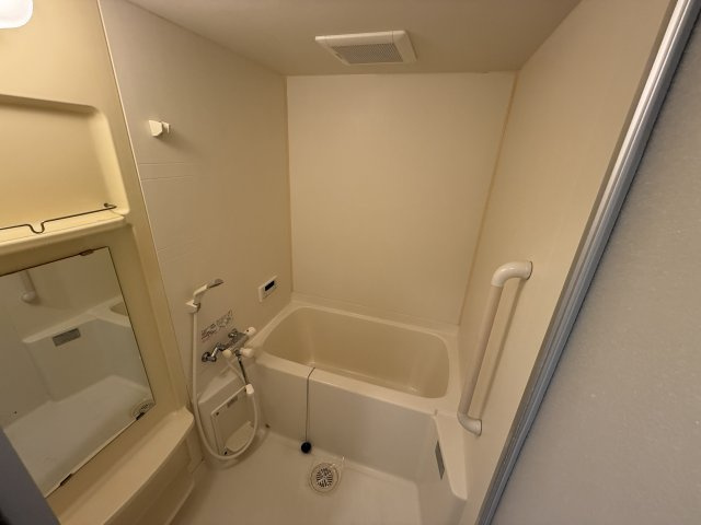 メゾン・ド・ファミールの浴室