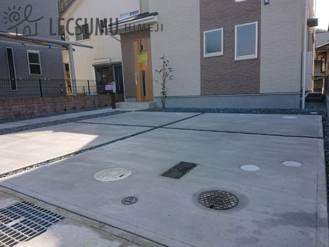 姫路市第2網干区坂上／新築戸建の駐車場|同社施工例