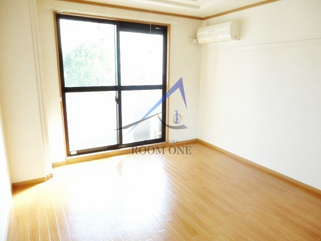 エル・アールＡＳＡＹＡの居間・リビング|洋室のお部屋です。