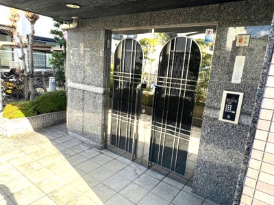 【エントランス】 | ロイヤルコート本山
