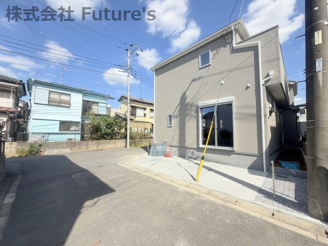 三郷市彦成2丁目　新築戸建　全1棟の前面道路含む現地写真|前面道路含む現地写真です。
