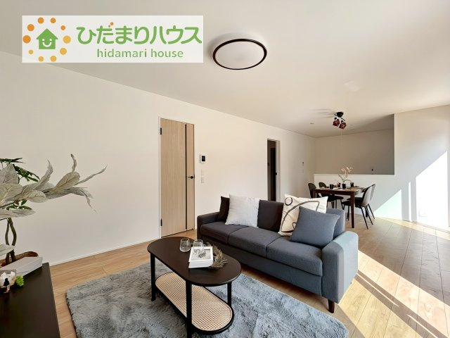 【居間・リビング】 | つくば市宝陽台24-2期　新築戸建 | 早くお仕事終わらせて、家に帰りたくなるようなリビングです(^^♪