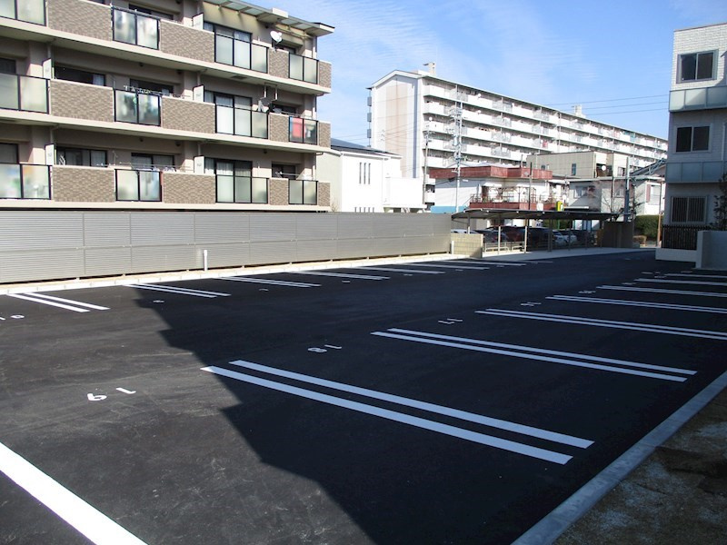 E-smile　榎の駐車場