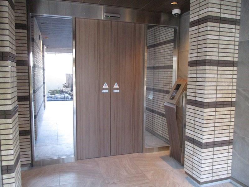 E-smile　榎のエントランス