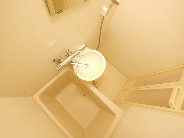 レオパレスシャルム　メゾン木津の浴室