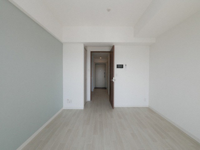 【洋室】 | アドバンス大阪イースト | 個人の部屋や寝室として使える洋室です