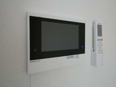 【セキュリティ】 | アドバンス大阪イースト | モニター付きインターホンです