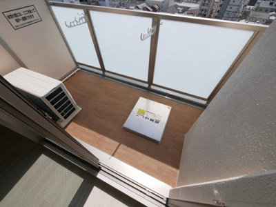 【バルコニー】 | アドバンス大阪イースト | バルコニーからの眺めを楽しみながら食事をしませんか