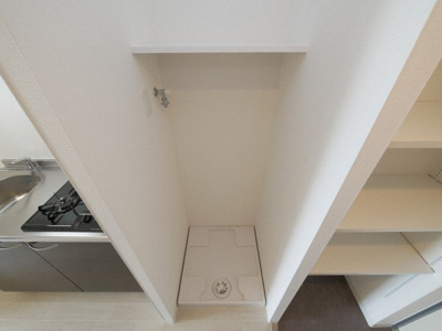 【設備】 | アドバンス大阪イースト | 洗濯機置き場です