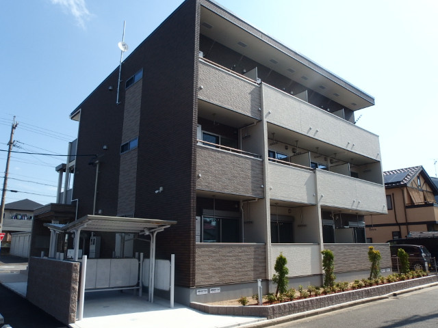 グランロードの外観