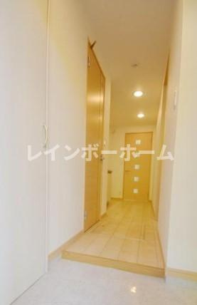 富士見市鶴瀬東１丁目の賃貸マンションの玄関|※参考写真