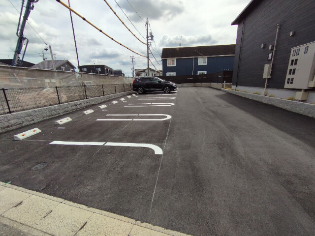ファミールタウンⅡの駐車場