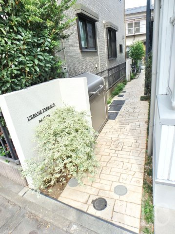 練馬区練馬３丁目のアパートのエントランス