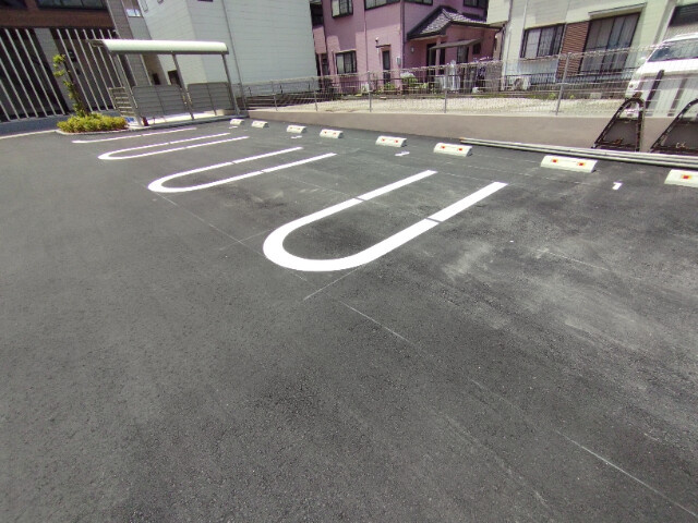 パークウエスト　道の駐車場