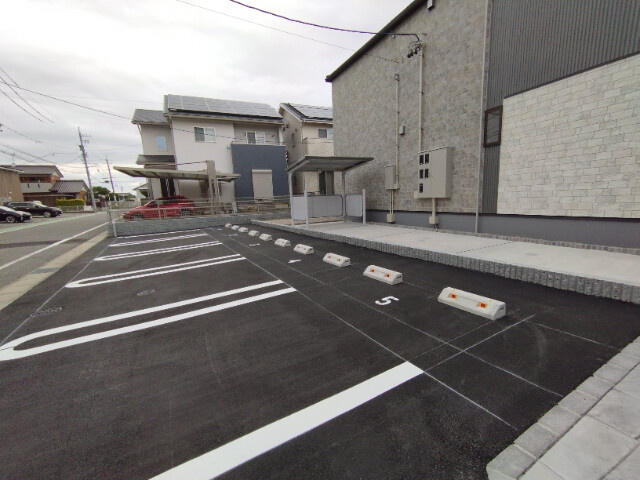 プラシードＨの駐車場