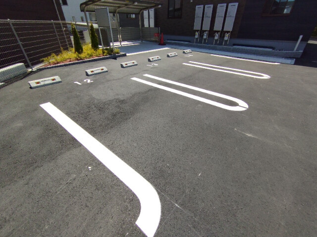 エーレⅡの駐車場