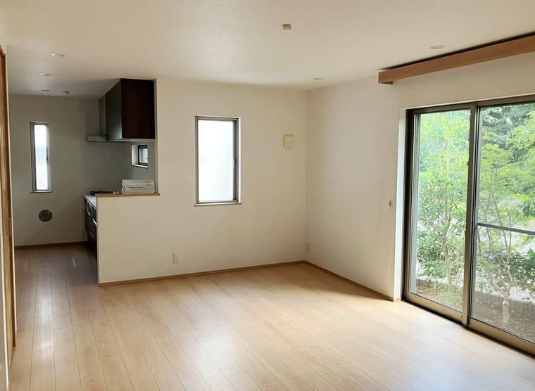 天神町戸建の居間・リビング