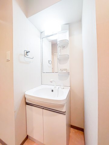 ザ・クォータニティ バイ サヴォイ　10階の独立洗面台|現状優先。