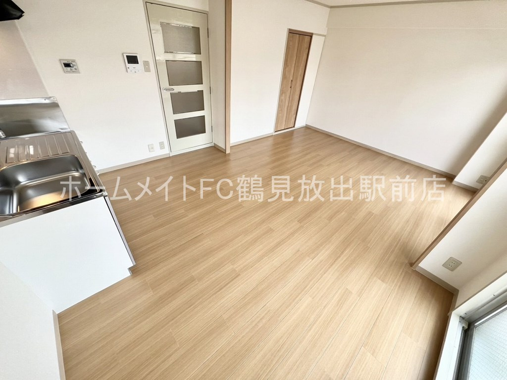 大阪市鶴見区放出東３丁目の賃貸マンションの居間・リビング