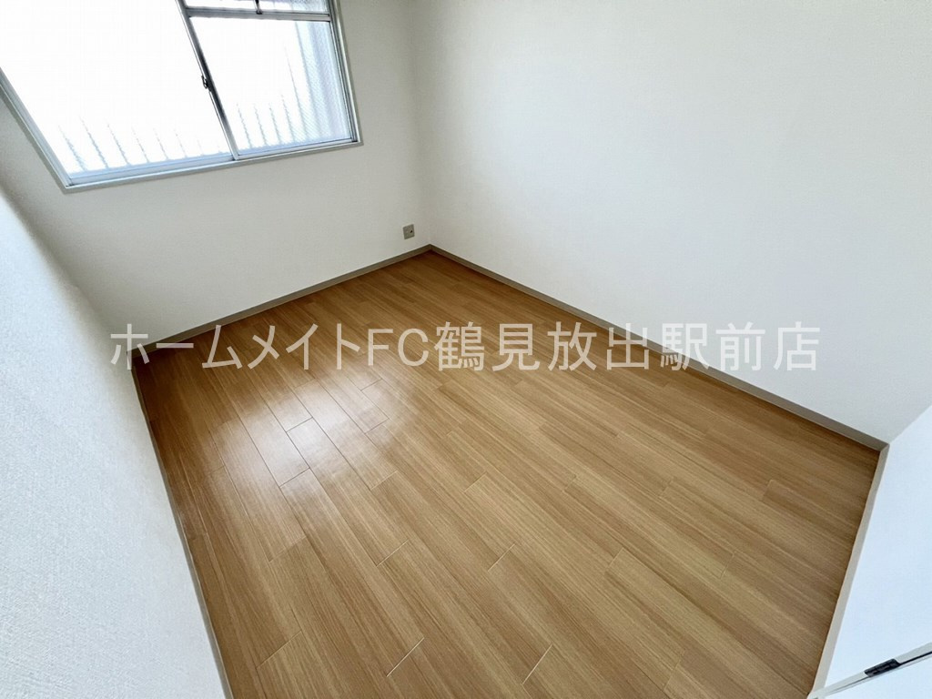 大阪市鶴見区放出東３丁目の賃貸マンションの洋室