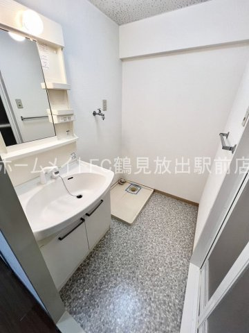 大阪市鶴見区放出東３丁目の賃貸マンションの洗面所