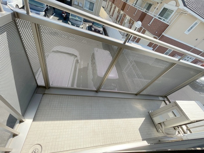 大和高田市大字高田のアパートのバルコニー