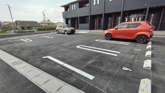 フレグラント　ビレッジの駐車場
