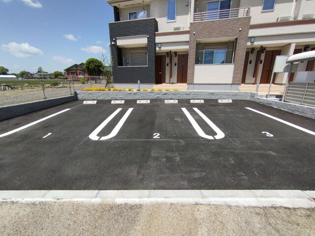 センティアの駐車場