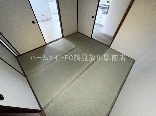 大阪市城東区放出西３丁目の賃貸マンションの和室