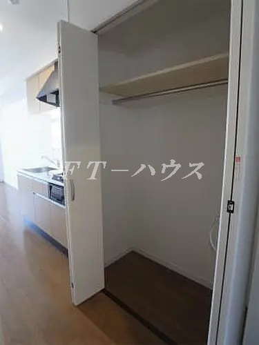 千葉市花見川区武石町２丁目の賃貸マンションの収納