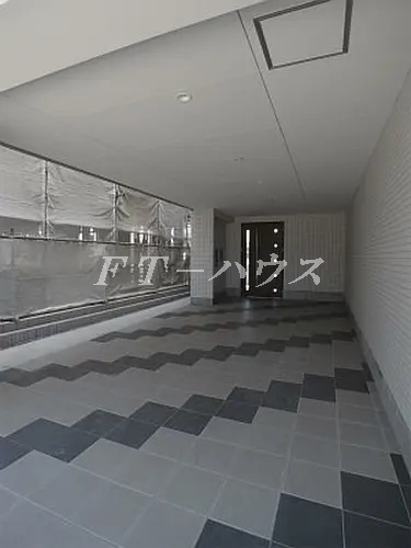 千葉市花見川区武石町２丁目の賃貸マンションのロビー