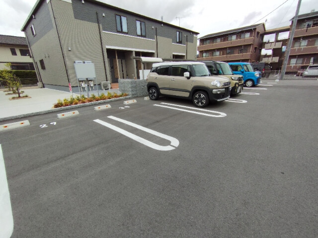 グランドパレスCの駐車場