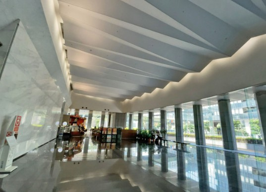 JRWD堂島タワーのエントランス