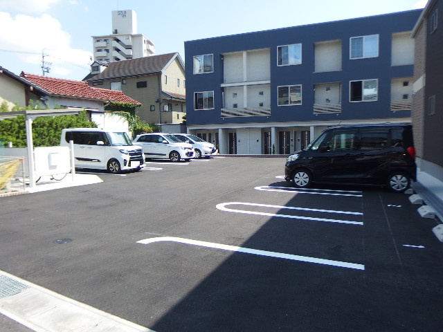 グリーンハイムゼロ３の駐車場