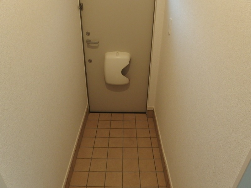 ロジュマン堀之内の玄関