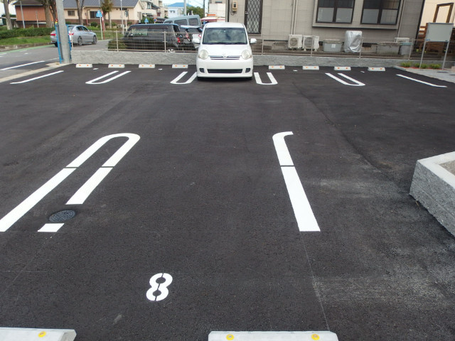 カーサ　ミュー　Ⅰの駐車場