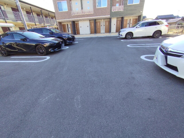 エペルの駐車場