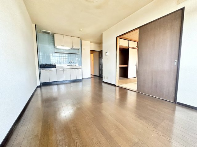 サンパレス緑ケ丘Aの居間・リビング