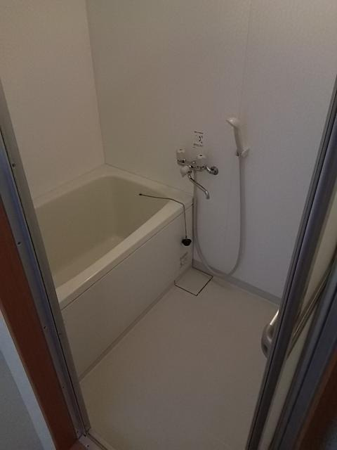 柴田ガーデンハイツＥ棟の浴室