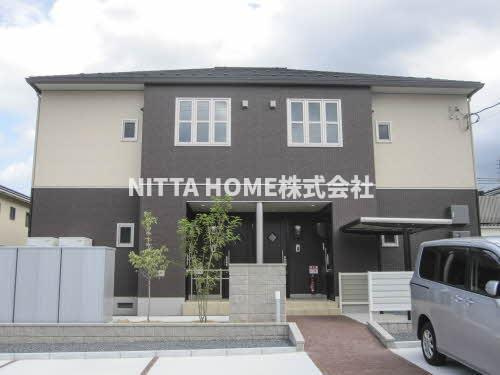 アーバンヒルズのエントランス|エアコン１台・温水洗浄便座が付いています◎