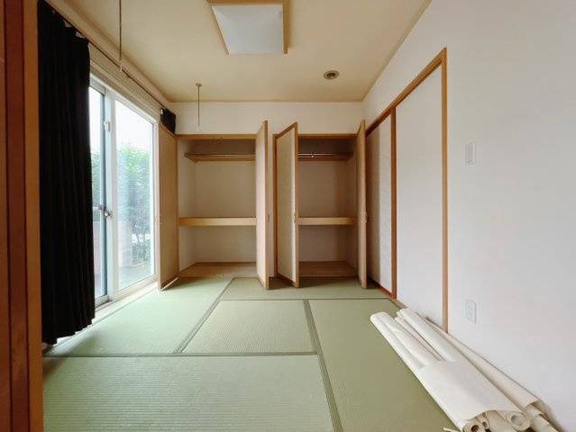 【中古戸建】邑楽郡大泉町大字寄木戸の和室|■1階和室｜和室でしか味わえない畳ならではの香りや素材で和のやすらぎを感じてください♪休日はお子様とお昼寝するのにも最適です！