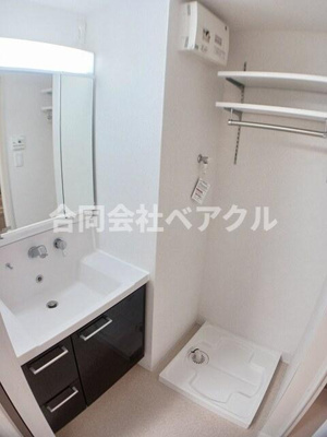 【洗面所】 | アーバンコート堀川西 | 明るい洗面所です