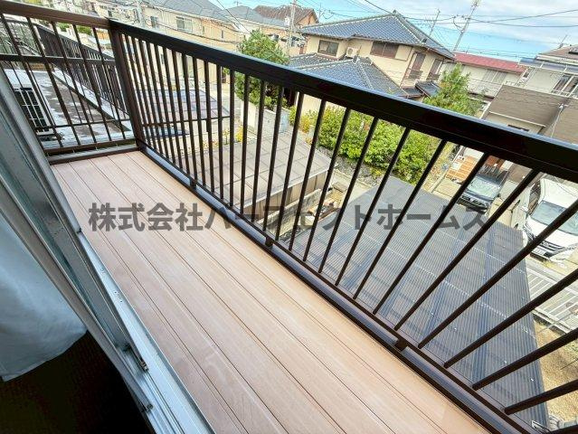 杉山手2丁目戸建　賃貸のバルコニー|暖かな日差しのふりそそぐバルコニー