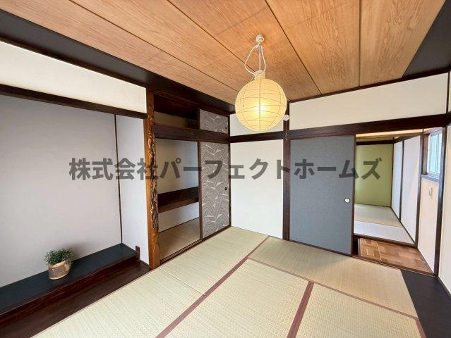杉山手2丁目戸建　賃貸の和室|落ち着いた雰囲気の和室付きです