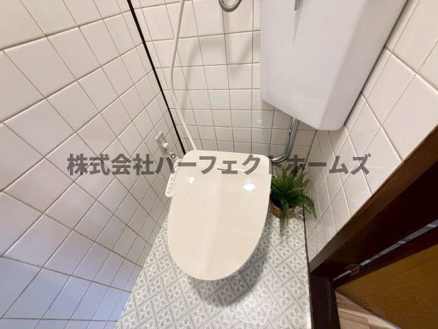 杉山手2丁目戸建　賃貸のトイレ|落ち着いた色調のトイレです