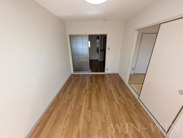 タウニィ吉川 Aの居間・リビング|イメージ（同建物内別部屋の写真です）