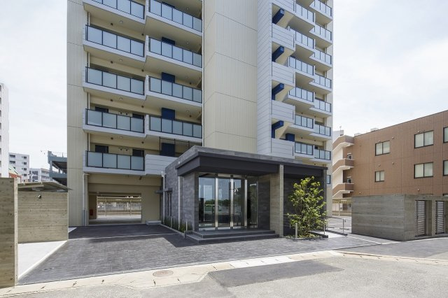 サヴォイラ・マリナ　ドゥ　ハカタ　13階のエントランス